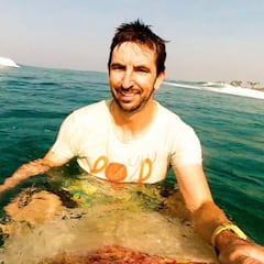 Un médico surfista descubre cómo salvarse de la mayoría de ataques de tiburón