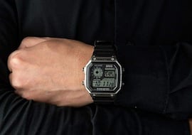 Como el Casio de toda la vida, pero más resistente y estiloso: así es el modelo AE-1200 que triunfa entre los hombres