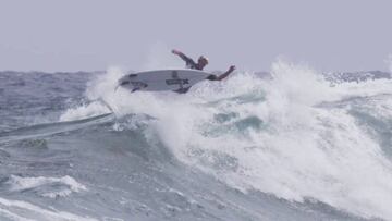 John John Florence hizo un mal movimiento de rodilla que acab&oacute; resultando en una rotura del ligamento curzado anterior. 