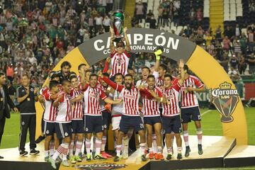 Ya con el mando de Matías Almeyda, Guadalajara rompió una racha de nueve años sin título oficial al derrotar por la mínima al León.