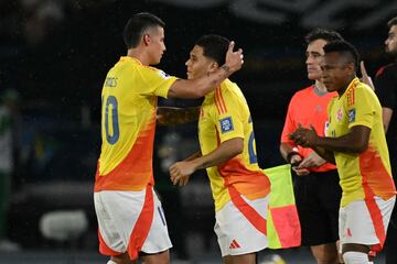 La Selección Colombia goleó 3-0 a Bolivia en el estadio Metropolitano y selló su paso a la Copa del Mundo 2026. Anotaron James, Jhon Córdoba y Juanfer Quintero.