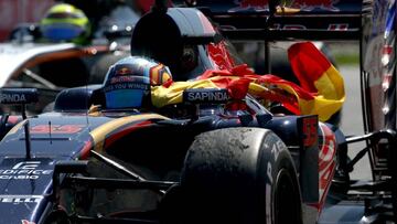 Carlos Sainz celebrando su sexto puesto en Montmeló.