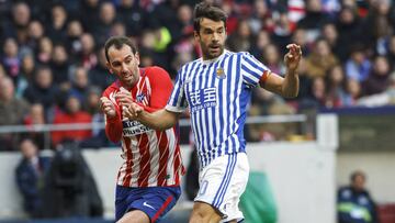 Xabi Prieto y God&iacute;n en el duelo entre la Real Sociedad y el Atl&eacute;tico. 