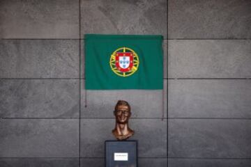 Cristiano, muy feliz en el aeropuerto de Madeira