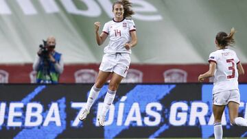 Alexia Putellas celebra su gol con Espa&ntilde;a. 