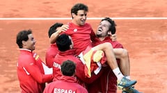 Spain launch comeback to reach Davis Cup semis