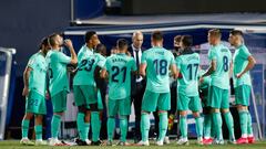 Zidane da instrucciones a sus jugadores en el &uacute;ltimo partido de Liga ante el Legan&eacute;s.