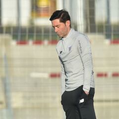 Marcelino: "Haremos el pasillo como corresponde al ganador"