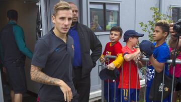 Digne dejó la gira del Barça para fichar por el Everton