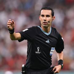 Who is the referee for the France vs Morocco semi-final at World Cup 2022?