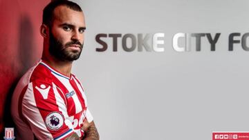 El futbolista canario Jes&eacute; Rodr&iacute;guez posando para el Stoke City