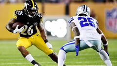 CANTON, OHIO - AUGUST 5: Anthony McFarland #26 of the Pittsburgh Steelers runs the ball past Steven Parker #25 of the Dallas Cowboys in the second half during the 2021 NFL preseason Hall of Fame Game at Tom Benson Hall Of Fame Stadium on August 5, 2021 in