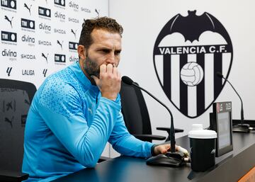 02/02/24
RUEDA DE PRENSA DE RUBEN BARAJA - VALENCIA CF 