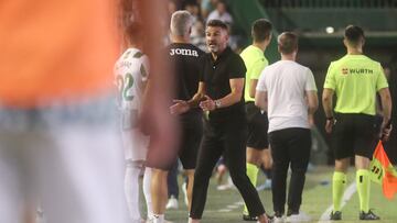 CÓRDOBA 13/9/24
Partido entre el Córdoba CF y el Deportivo de la Coruña en el Arcángel. (En la imagen, Iván Ania)