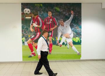 Hampden Park está situado en Glasgow (Escocia) con una capacidad de 52. 500 espectadores. Es es escenario habitual de las eliminatorias de la Copa de Escocia y de la Copa de la Liga de Escocia.