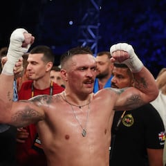This is Oleksandr Usyk’s professional boxing record: wins, losses, knockouts, titles...