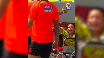 La plantilla tuvo una visita muy especial en el entrenamiento de hoy y se recargaron de buenas energías.