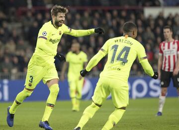 0-2 Gerard Piqué celebró el segundo gol.