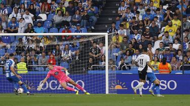El Burgos sumó su tercera victoria consecutiva, a domicilio, ante un Deportivo que vendió cara su piel. Álex Sancris (alias el desatascador) volvió a ser fundamental para su equipo, con un gol en el minuto 88 que desniveló el encuentro. Tiro cruzado con su pierna derecha, con un balón que entró pegadito al palo.