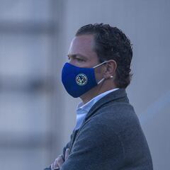 Santiago Baños, cerca de salir del América