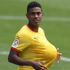 Bárcenas ajusticia al Oviedo y el Girona huele el play-off