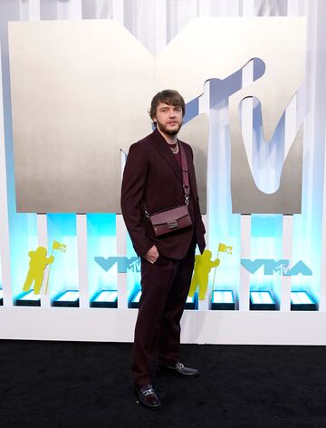 Murda Beatz en la alfombra roja de los MTV VMAs 2022.