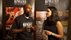 Floyd Money Mayweather en una entrevista con una periodista de &quot;Men&rsquo;s Health&quot;