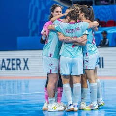 Goleada, liderato y rumbo a cuartos