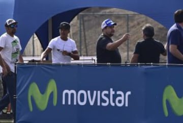 El delantero de Arsenal inaugur&oacute; un torneo en las canchas que don&oacute; a la municipalidad de Tocopilla.