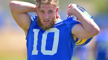 THOUSAND OAKS, CA - JUNE 7 : Cooper Kupp #10 of the Los Angeles Rams takes off his jersey following the first day mini camp at the team's facility at California Lutheran University on June 7, 2022 in Thousand Oaks, California.   Jayne Kamin-Oncea/Getty Images/AFP
== FOR NEWSPAPERS, INTERNET, TELCOS & TELEVISION USE ONLY ==