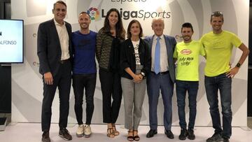 Abad赤a y Chiki, con los 25.000 de la Marat車n de Valencia
