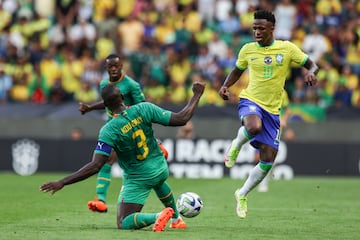 En Brasil, el que lleva la responsabilidad del 10 es Vinícius Júnior.