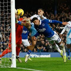 Con Muñoz y Lerma, Crystal Palace saca un punto clave de Goodison Park