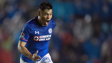 Mora anotó gol agónico en dura clasificación de Cruz Azul