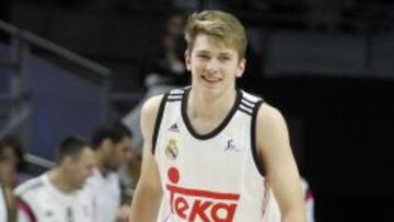 Luka Doncic viaja hoy con el equipo y Jaycee Carroll es duda