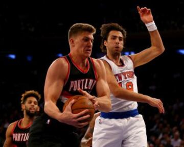 Meyers Leonard y Sasha Vujacic.