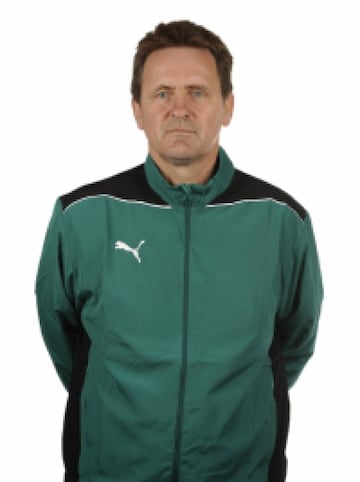 Este entrenador finlandés, llegó al banquillo del Mariehamn en 2003, sumando un total de 13 años al cargo del banquillo.