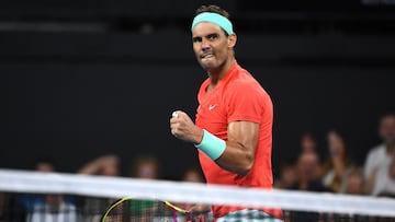 El tenista español Rafa Nadal celebra un punto durante su partido ante Jordan Thompson en el Torneo de Brisbane 2024.