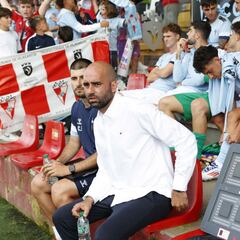 Giráldez pide un central zurdo