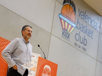 Pedro Martínez en su presentación con Valencia Basket.