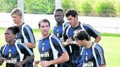 Metzelder se recupera y luchará con Garay para ser titular mañana