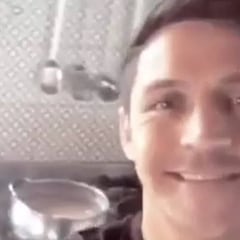 Alexis mostró su faceta oculta como chef: ¡cocinó porotos!