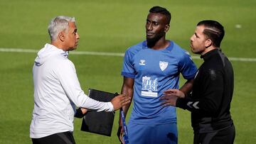 Pellicer y Lago Junior dialogan durante el entrenamiento.