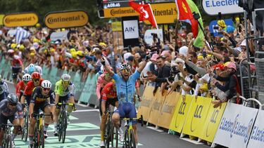 El Tour irrumpe en plena Eurocopa