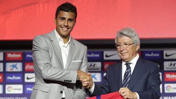 Rodrigo y Cerezo con la camiseta del Atlético.