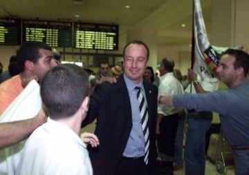 Recibimiento de los aficionados al Valencia tras conseguir el título de Liga de la temporada 2001-2002.