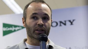 27/02/17 ACTO PUBLICITARIO EN EL CORTE INGLES, DE BARCELONA
PRESENTACION SONY SMART TABLE
ANDRES INIESTA