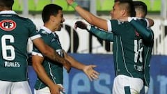 David Pizarro y Carlos Mu&ntilde;oz celebran la apertura de la cuenta ante Uni&oacute;n La Calera. 