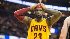LeBron cambia de equipo pero no de bestia negra: San Antonio