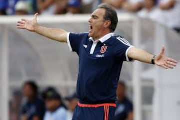 Lasarte dando instrucciones durante el partido.